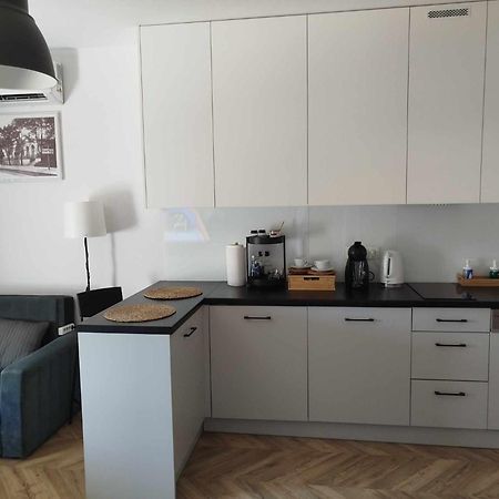 Apartament Mala Ogrodowa Apartment Oborniki Śląskie Bagian luar foto