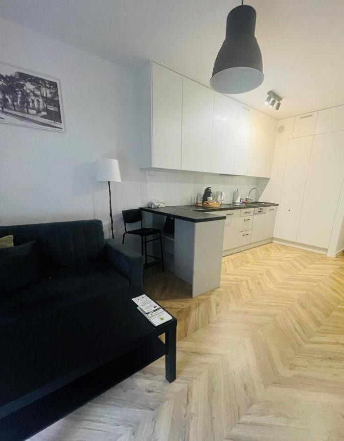 Apartament Mala Ogrodowa Apartment Oborniki Śląskie Bagian luar foto
