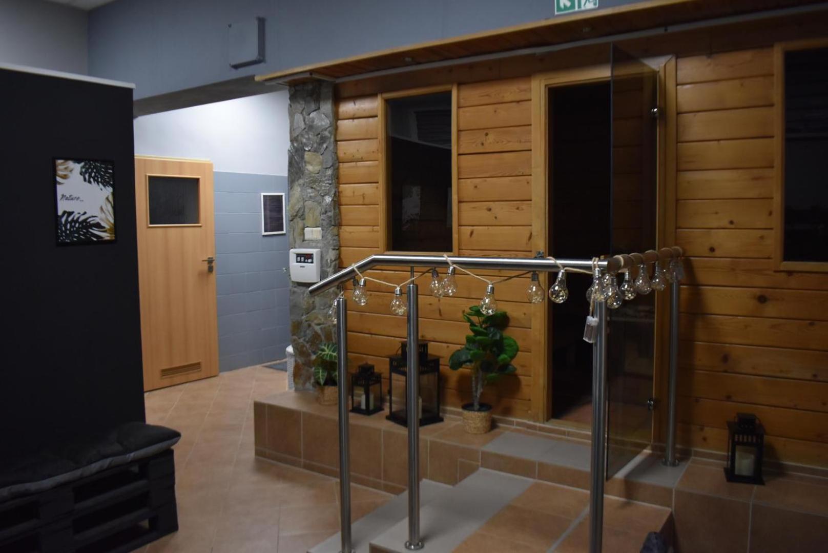 Apartament Mala Ogrodowa Apartment Oborniki Śląskie Bagian luar foto
