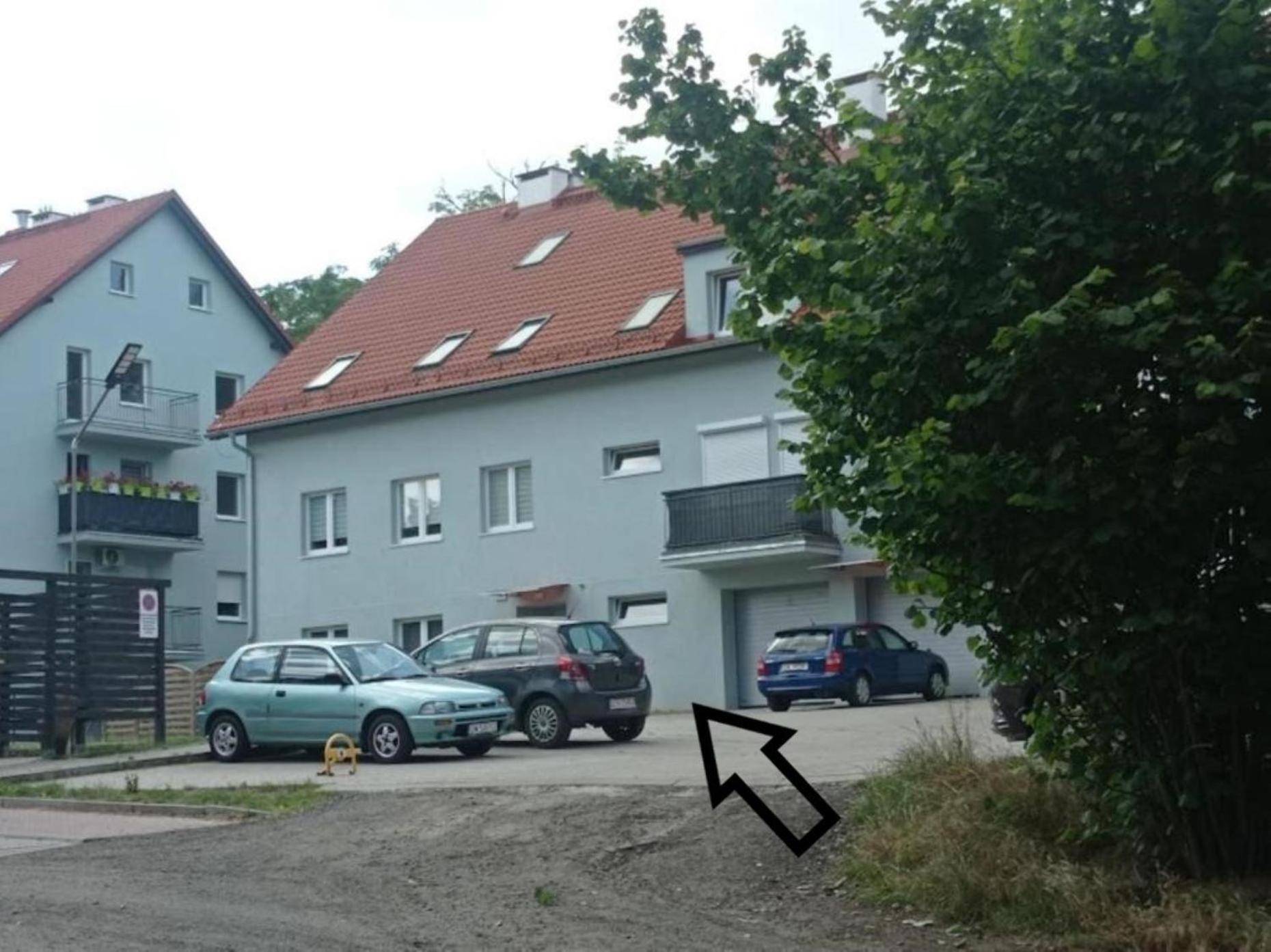 Apartament Mala Ogrodowa Apartment Oborniki Śląskie Bagian luar foto
